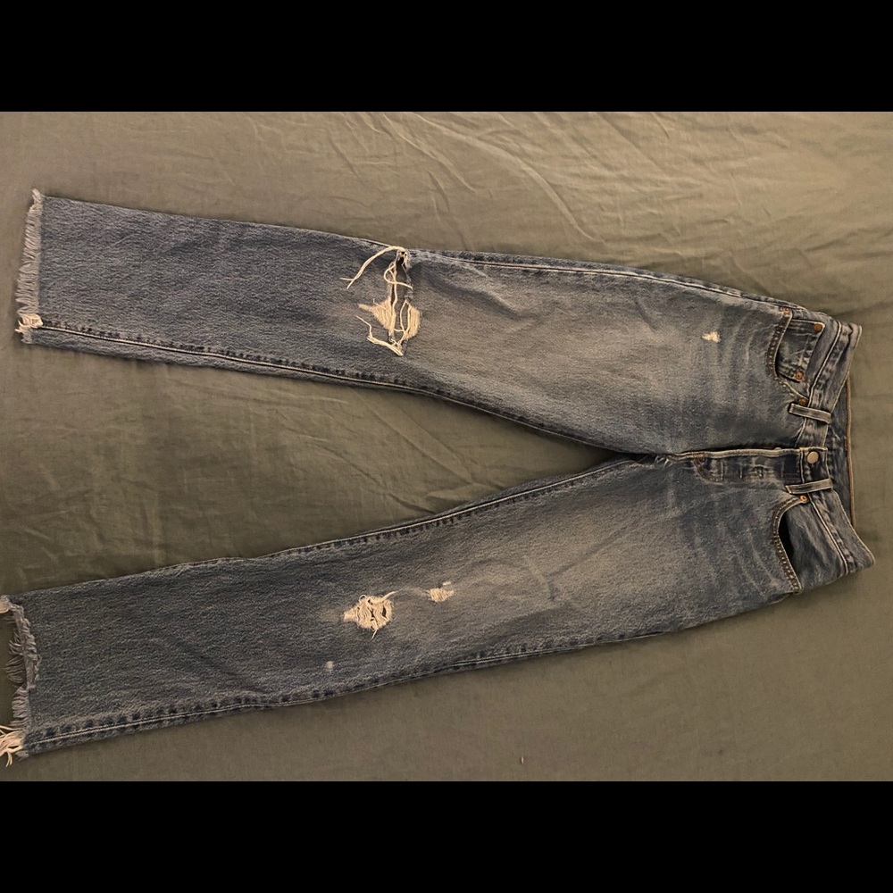 Size 26 long (32 inseam)Levi’s wedgie jeans